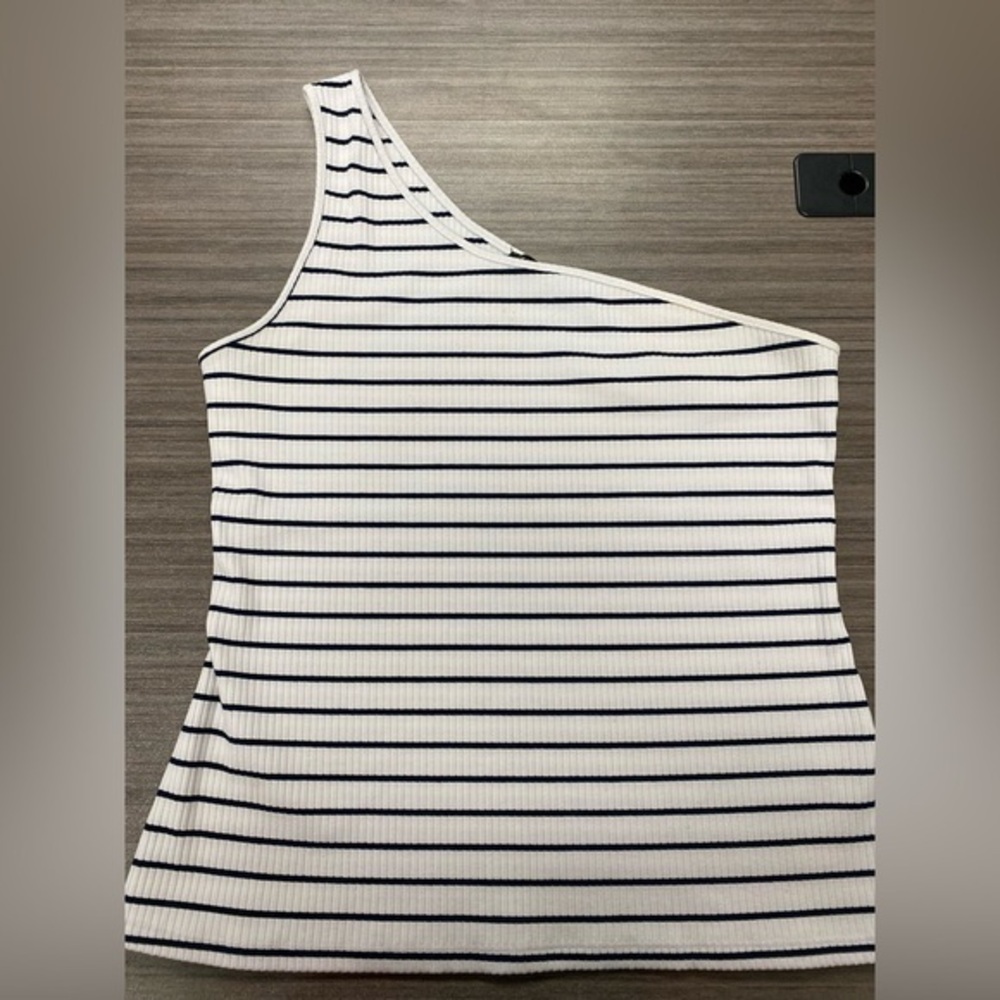 4 for $25 💛 INC International Concepts Navy and White Ribbed One Shoulder Top